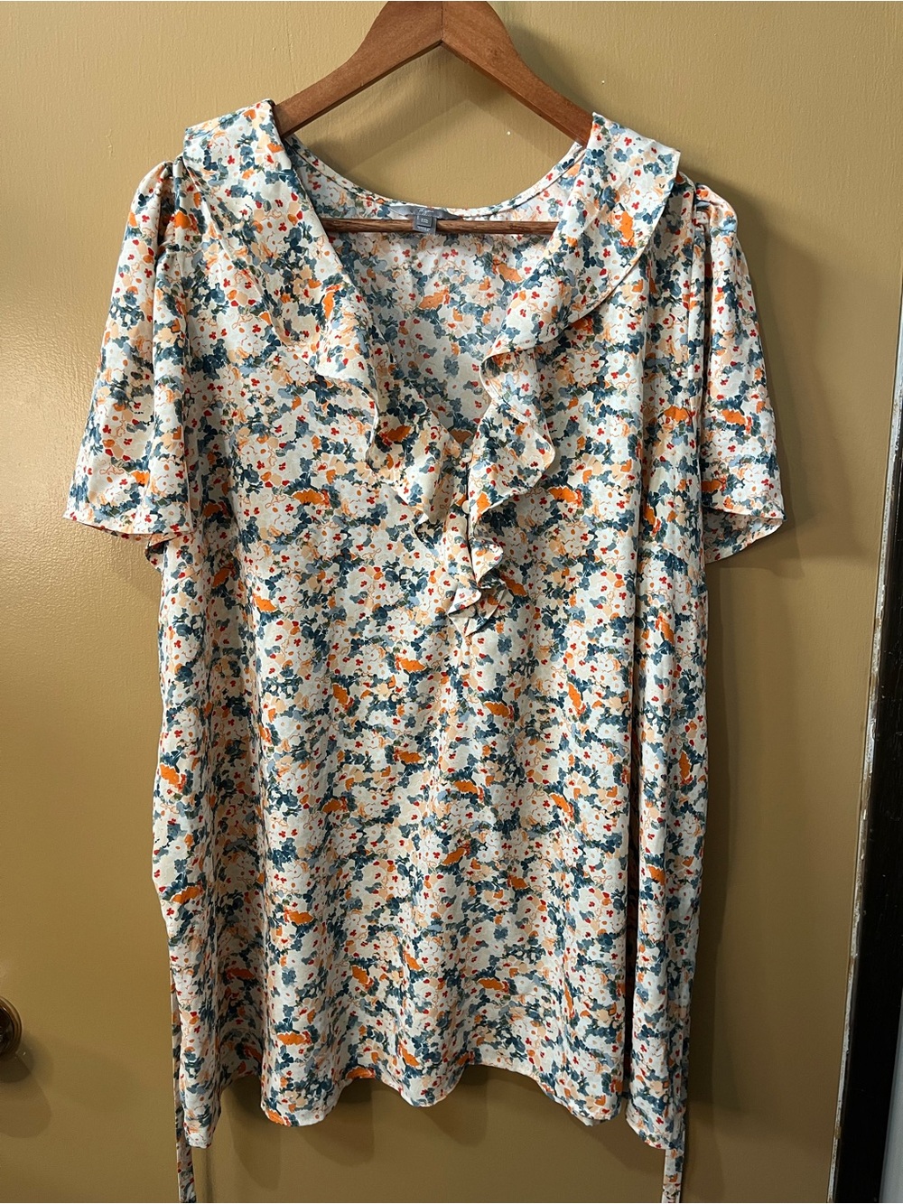 Thyme Maternity Cream Floral Blouse with Teal & Orange Accents XXL